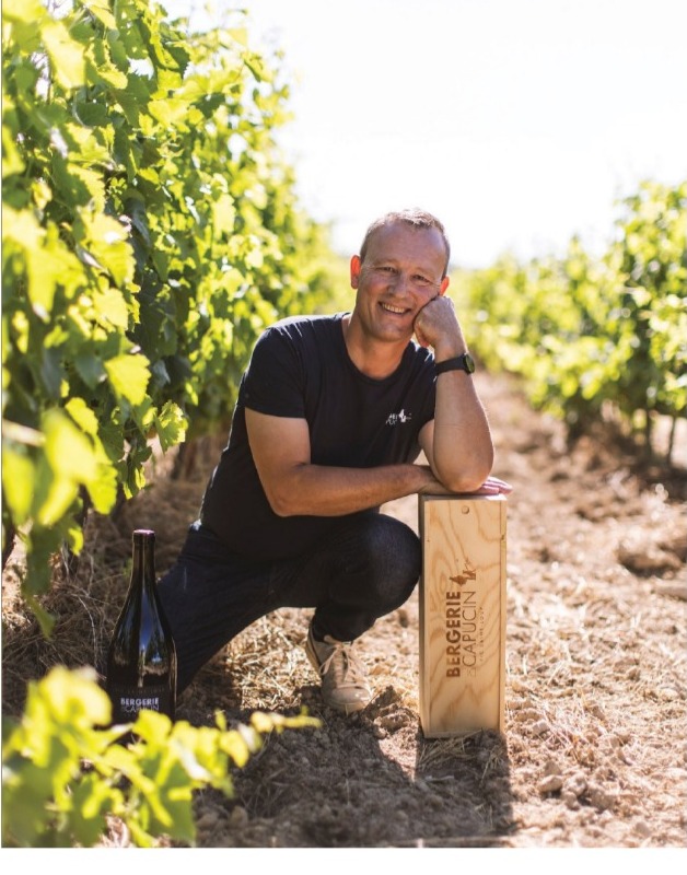 Guilhem Viau dans ses vignes à Lauret