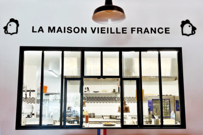La cuisine ouverte de La Maison Vieille France